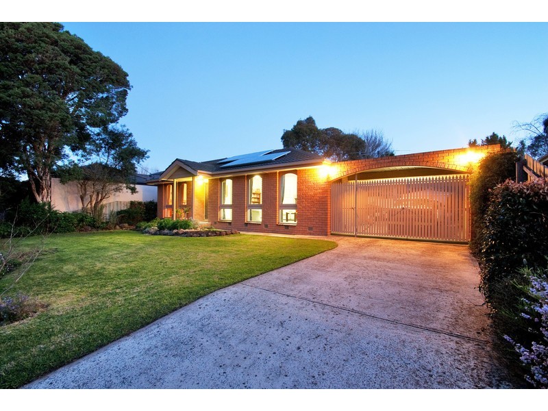 24 Morokai Grove, Lilydale VIC 3140