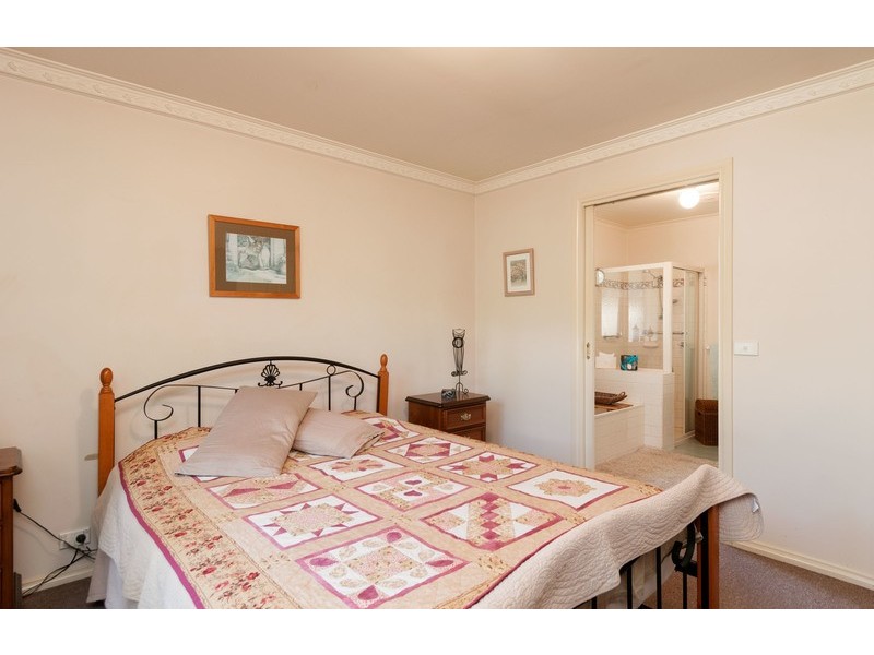 6 Silverley Road, Croydon VIC 3136