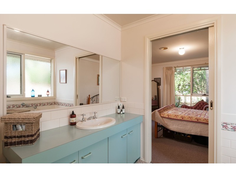 6 Silverley Road, Croydon VIC 3136