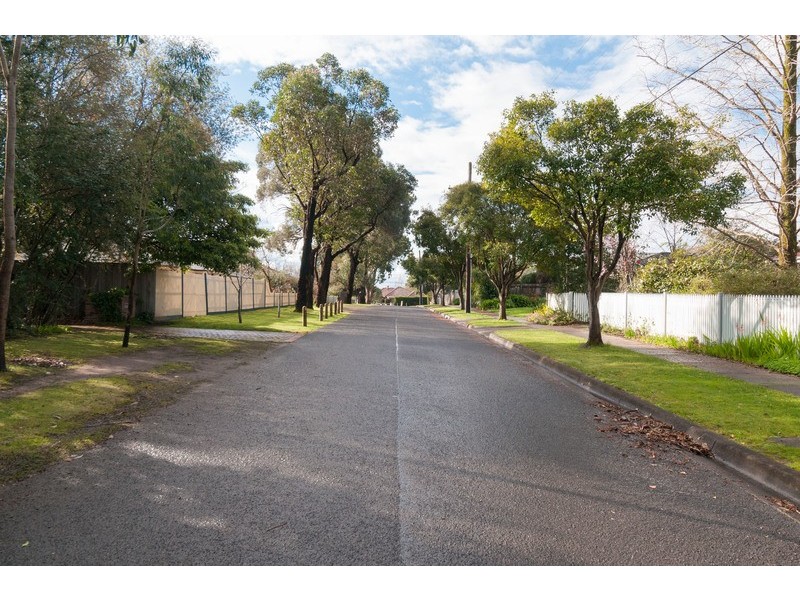 6 Silverley Road, Croydon VIC 3136