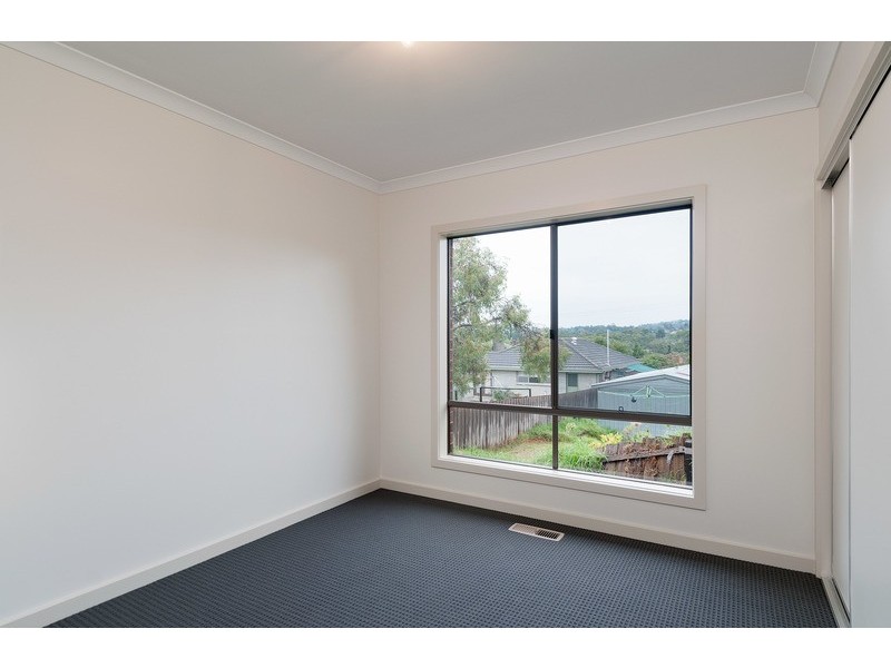 9a Aintree Street, Mooroolbark VIC 3138