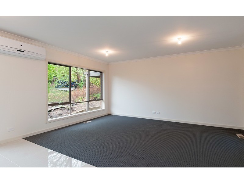 9a Aintree Street, Mooroolbark VIC 3138