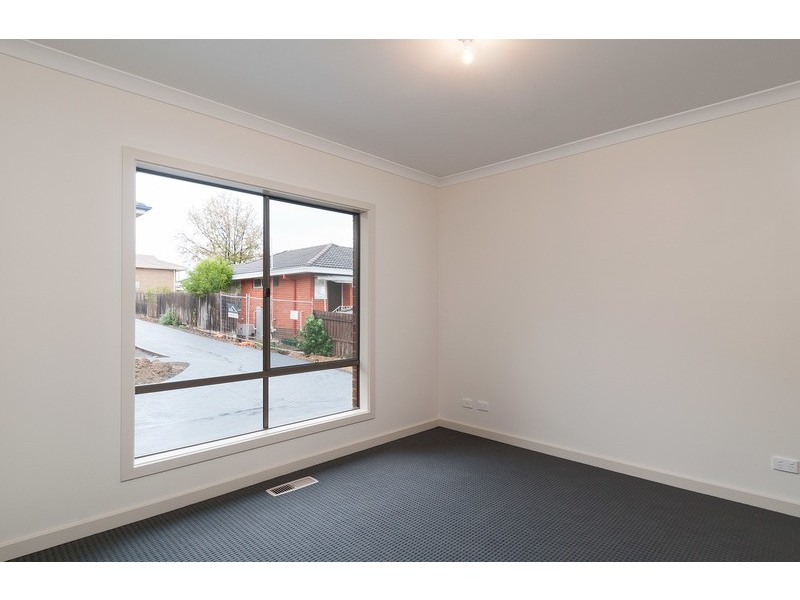 9a Aintree Street, Mooroolbark VIC 3138