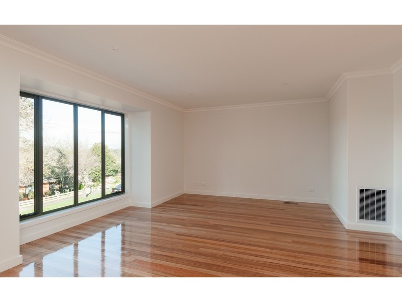 2 Kalimna Street, Mooroolbark VIC 3138
