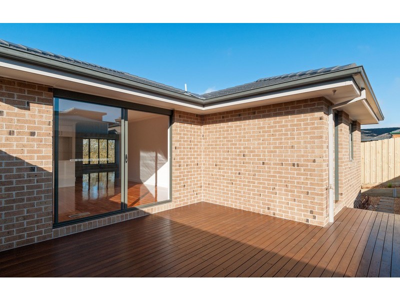 2 Kalimna Street, Mooroolbark VIC 3138