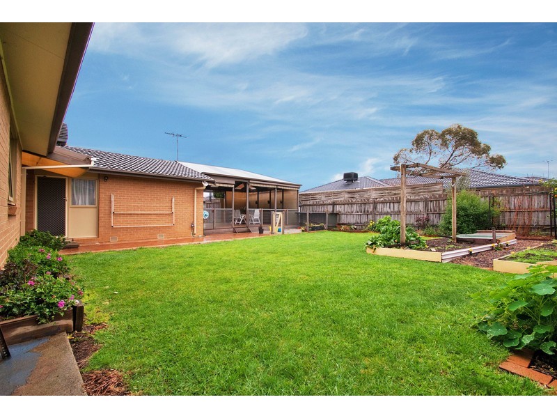 50 Savanna Drive, Mooroolbark VIC 3138