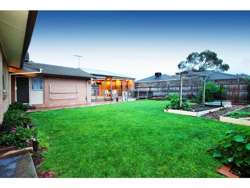 50 Savanna Drive, Mooroolbark VIC 3138