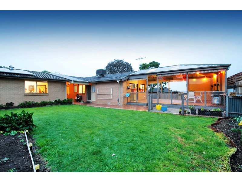 50 Savanna Drive, Mooroolbark VIC 3138