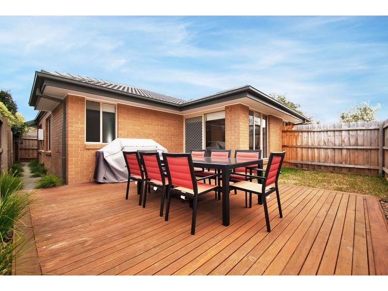 28a Swinburne Avenue, Mooroolbark VIC 3138