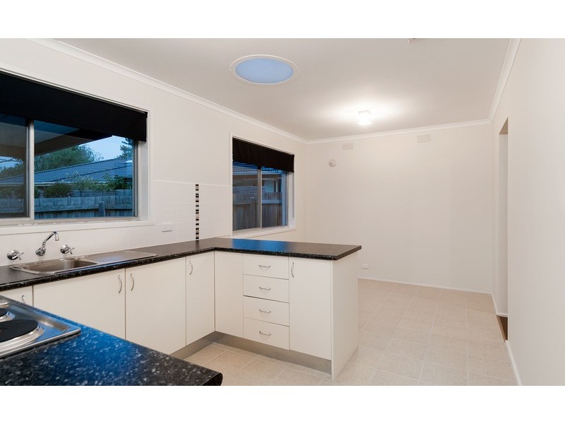 19 Lincoln Road, Croydon VIC 3136