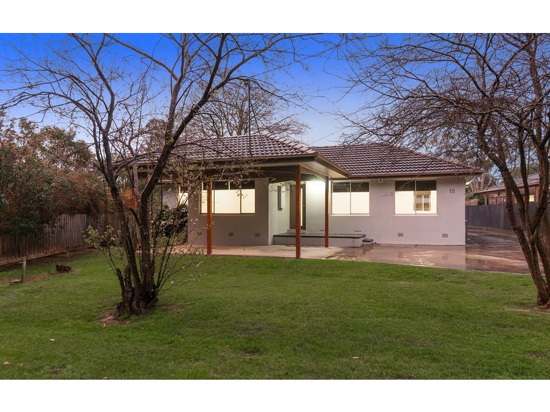 19 Lincoln Road, Croydon VIC 3136