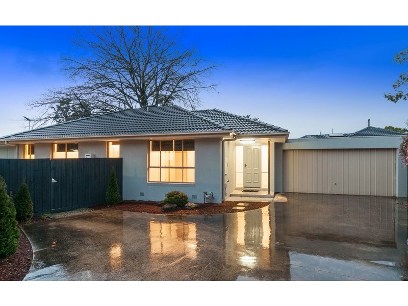 19a Lincoln Road, Croydon VIC 3136