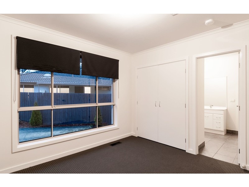 19a Lincoln Road, Croydon VIC 3136