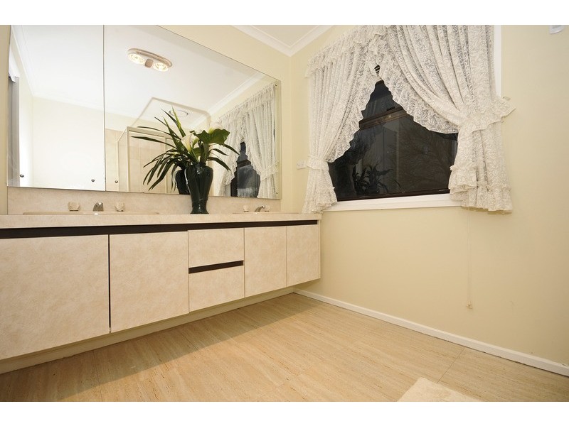 88 Woodville Road, Mooroolbark VIC 3138