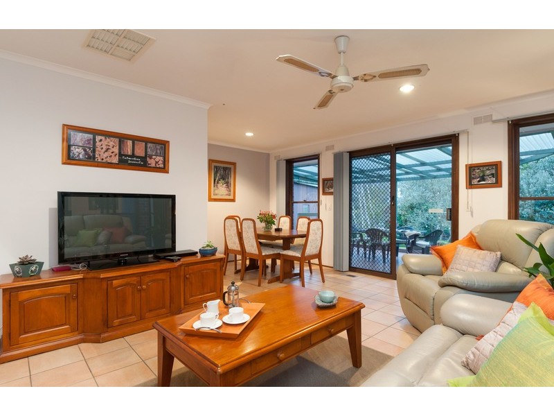 11 Malcolm Court, Croydon North VIC 3136