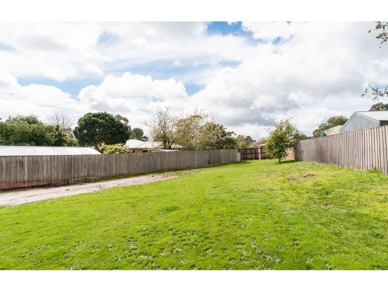 3b Warren Court, Mooroolbark VIC 3138