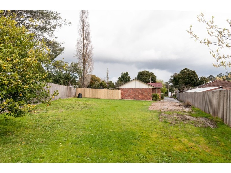 3b Warren Court, Mooroolbark VIC 3138