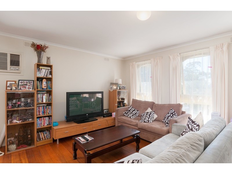 19 Barina Avenue, Mooroolbark VIC 3138