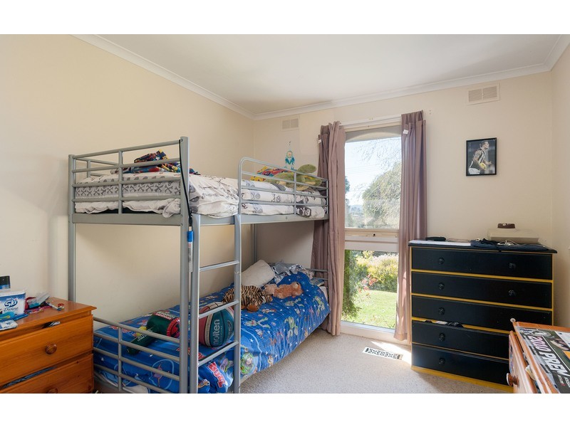 19 Barina Avenue, Mooroolbark VIC 3138