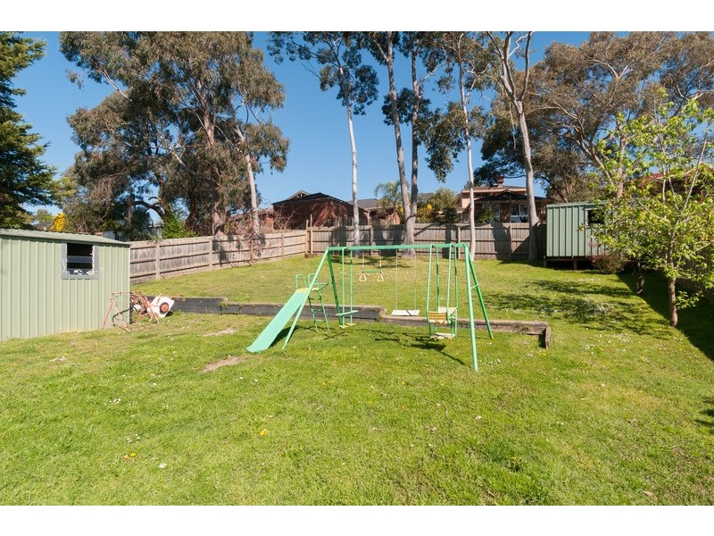 19 Barina Avenue, Mooroolbark VIC 3138