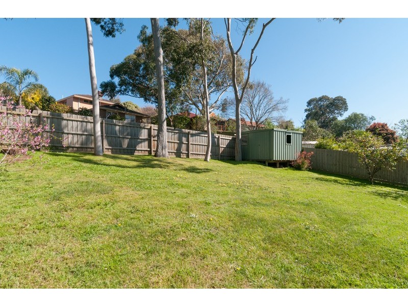 19 Barina Avenue, Mooroolbark VIC 3138
