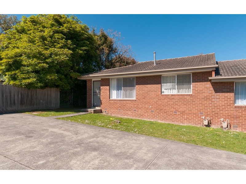 3/11 Churchill Road, Croydon VIC 3136