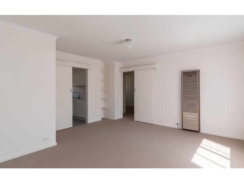 3/11 Churchill Road, Croydon VIC 3136