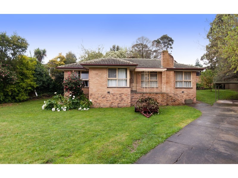 35 Swinburne Avenue, Mooroolbark VIC 3138