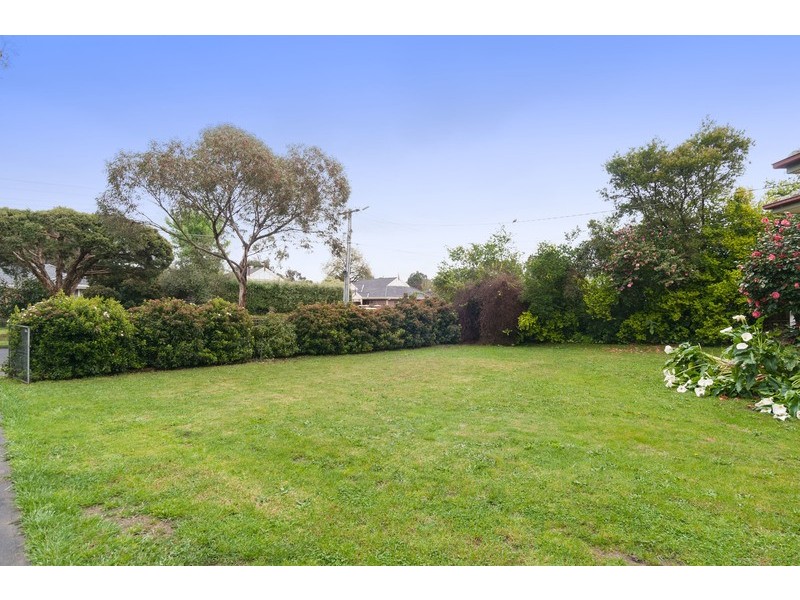 35 Swinburne Avenue, Mooroolbark VIC 3138