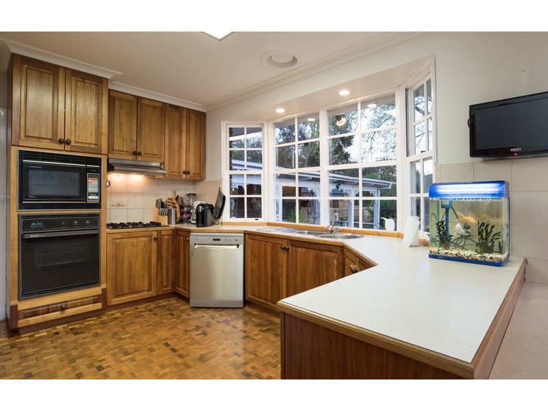 13 Macmillan Street, Mooroolbark VIC 3138