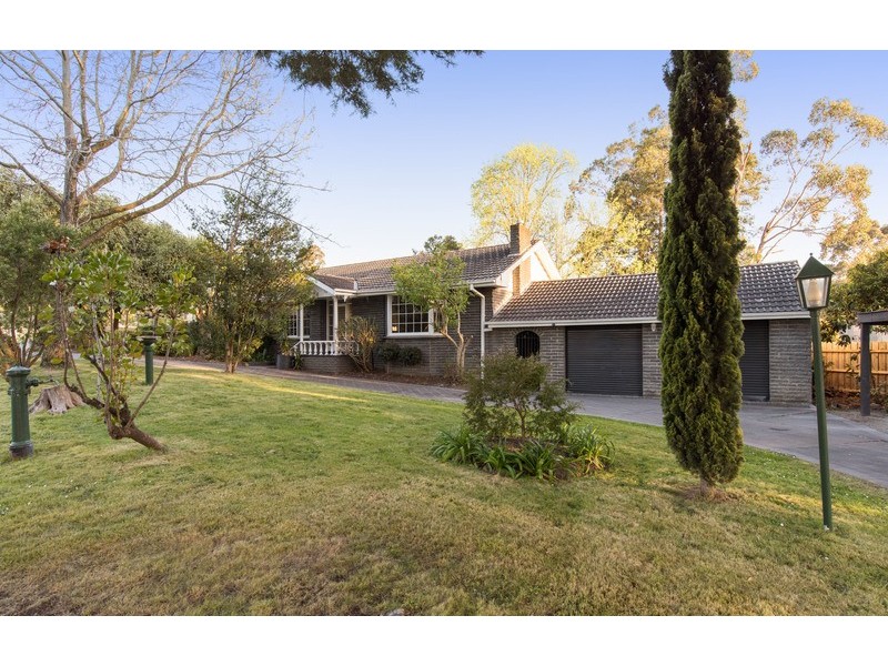 13 Macmillan Street, Mooroolbark VIC 3138