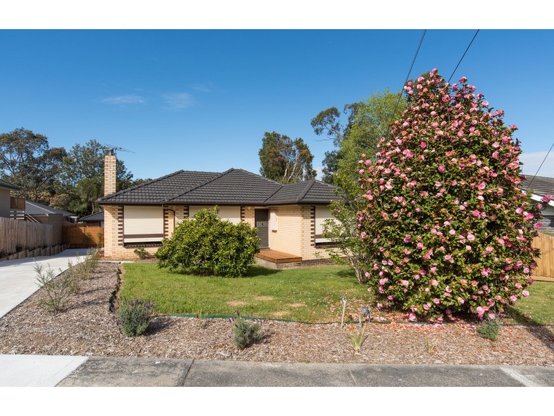 11 Macmillan  Street, Mooroolbark VIC 3138