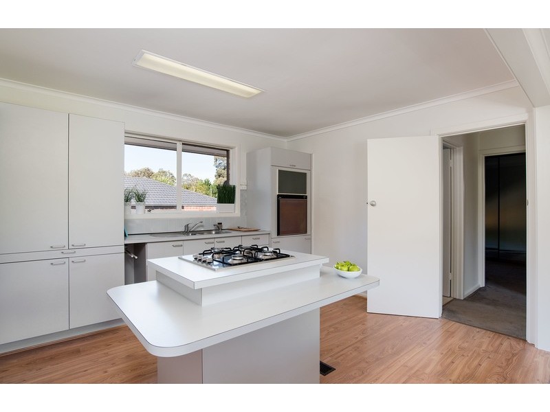 11 Macmillan  Street, Mooroolbark VIC 3138
