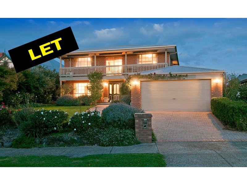 13 Hilledge Lane, Mooroolbark VIC 3138