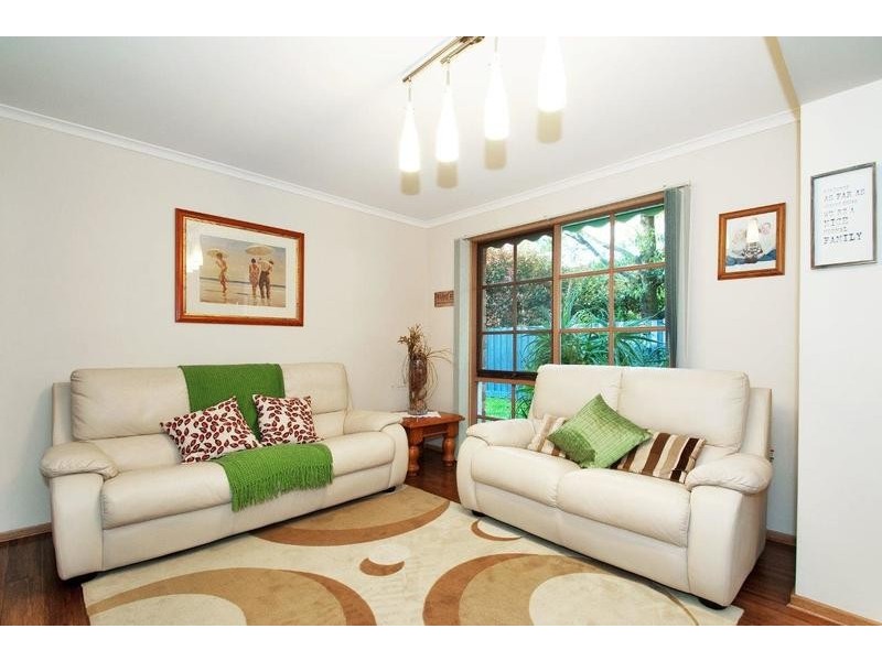 15 Summerhill Park Drive, Mooroolbark VIC 3138