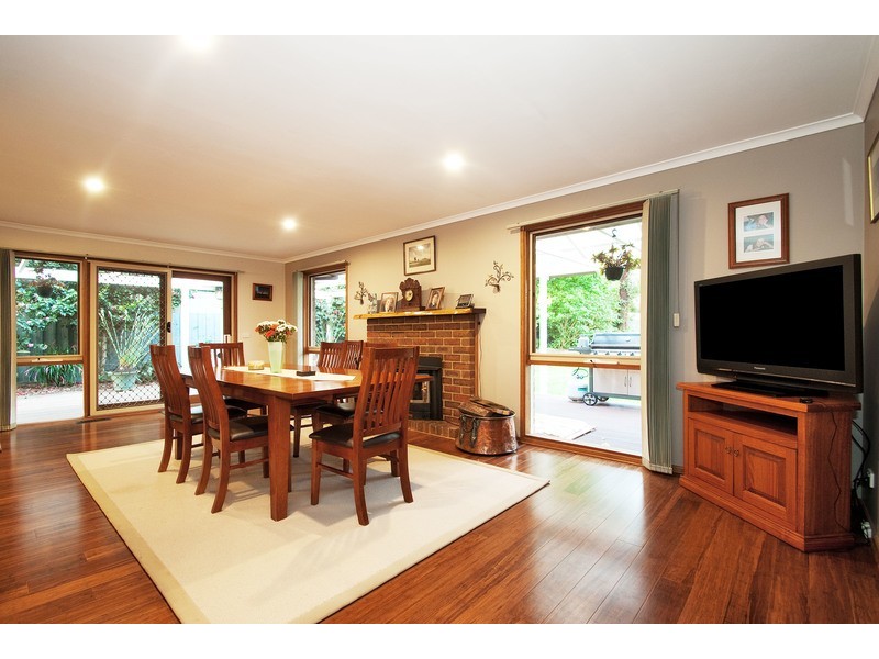 15 Summerhill Park Drive, Mooroolbark VIC 3138