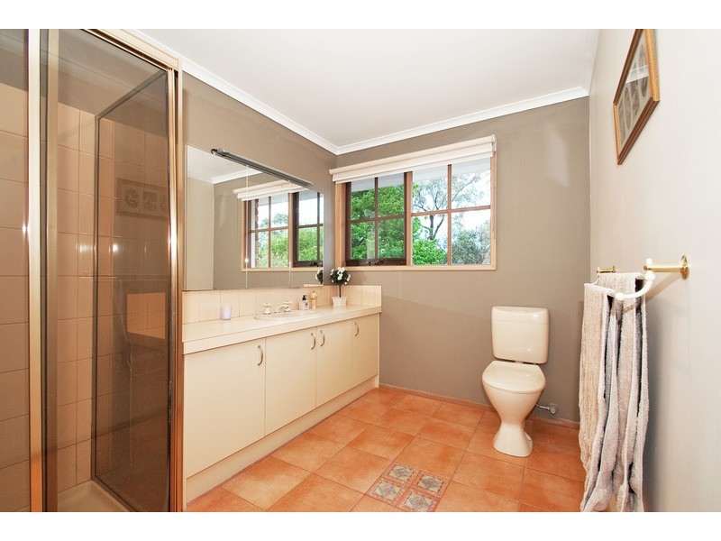15 Summerhill Park Drive, Mooroolbark VIC 3138
