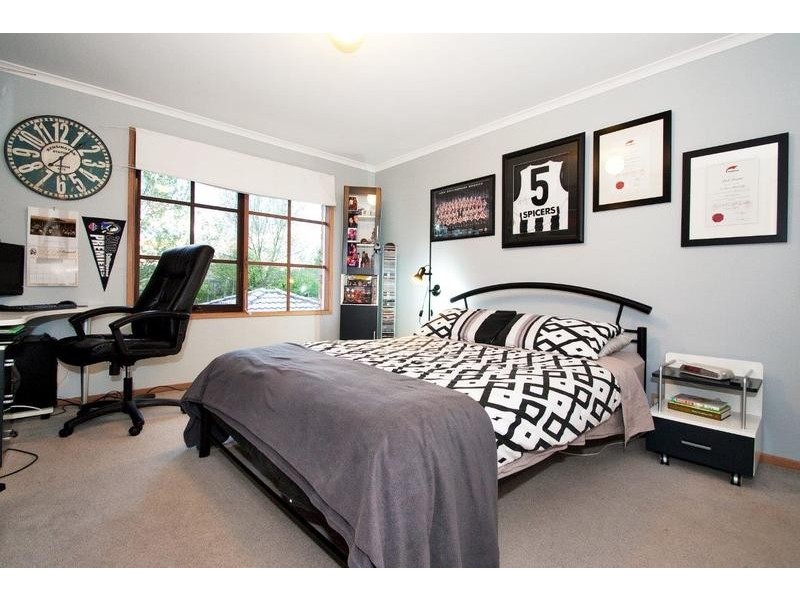 15 Summerhill Park Drive, Mooroolbark VIC 3138
