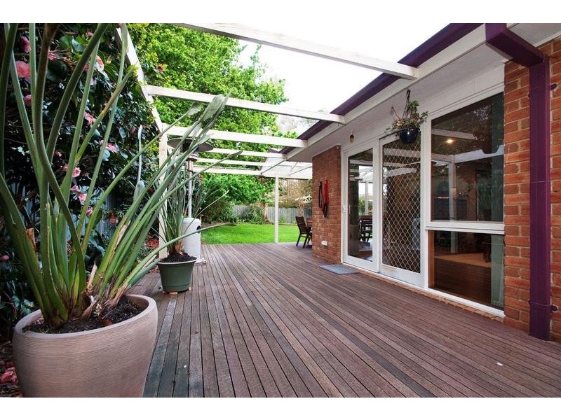 15 Summerhill Park Drive, Mooroolbark VIC 3138