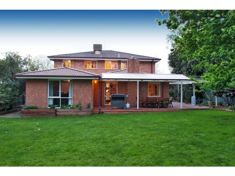 15 Summerhill Park Drive, Mooroolbark VIC 3138