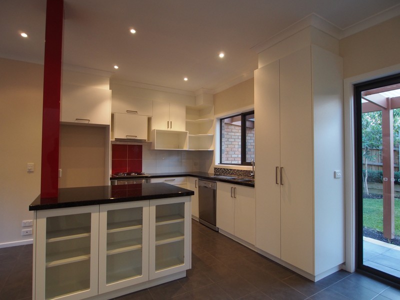 2/15 Ross Road, Croydon VIC 3136