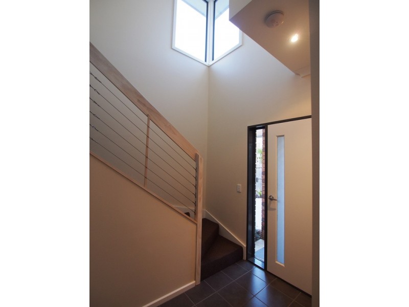 2/15 Ross Road, Croydon VIC 3136