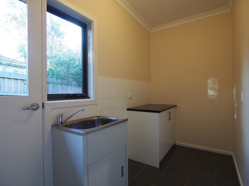 2/15 Ross Road, Croydon VIC 3136