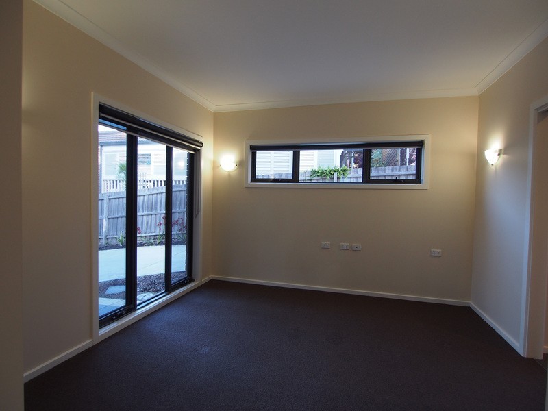 2/15 Ross Road, Croydon VIC 3136