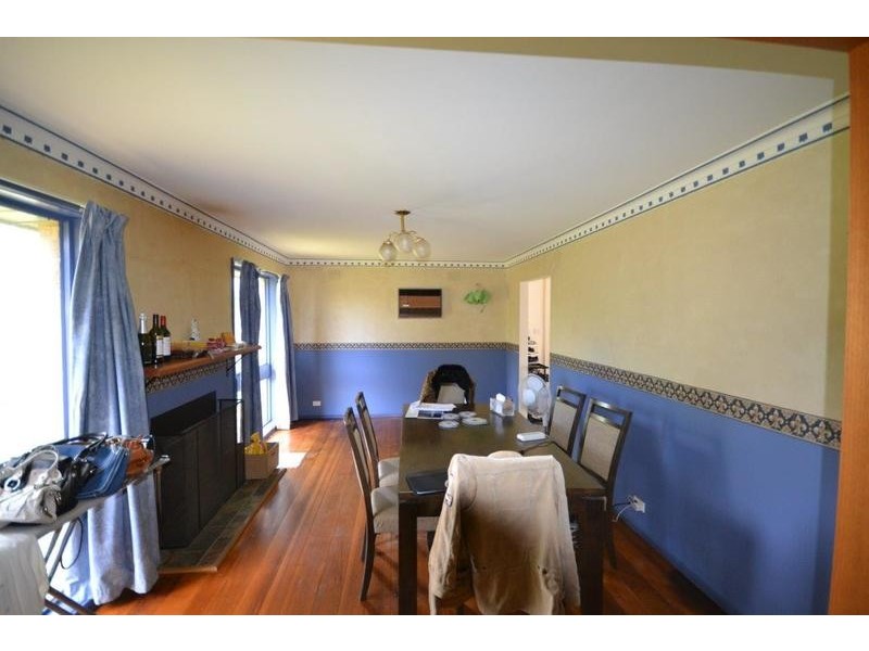 116 Esther Crescent, Mooroolbark VIC 3138