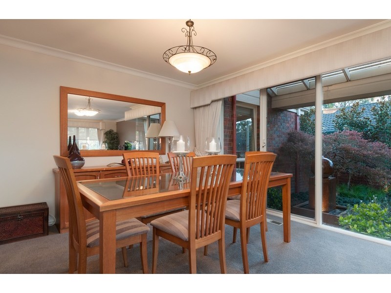 32 Blue Ridge Drive, Mooroolbark VIC 3138