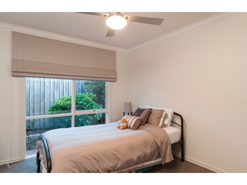 32 Blue Ridge Drive, Mooroolbark VIC 3138