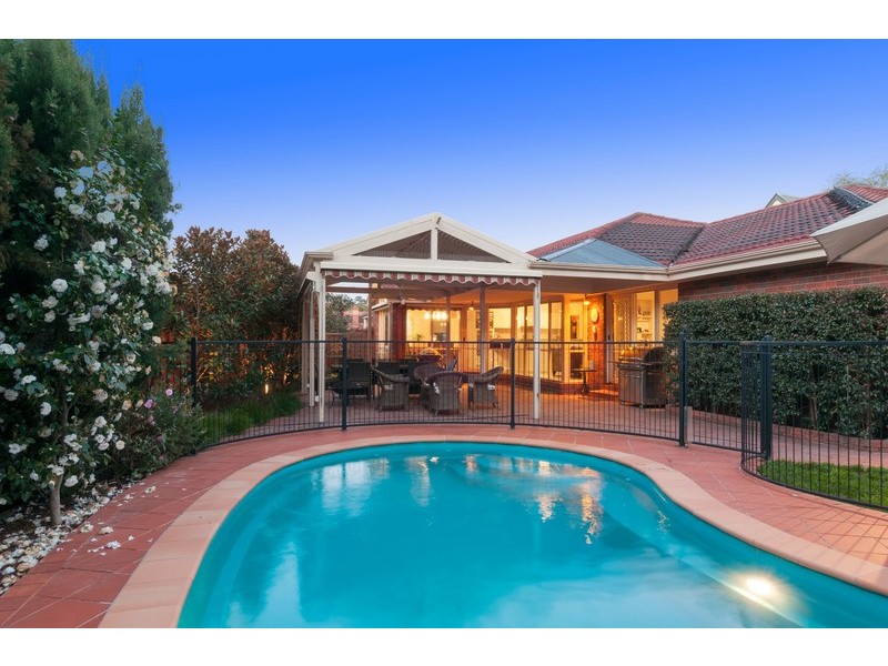 32 Blue Ridge Drive, Mooroolbark VIC 3138