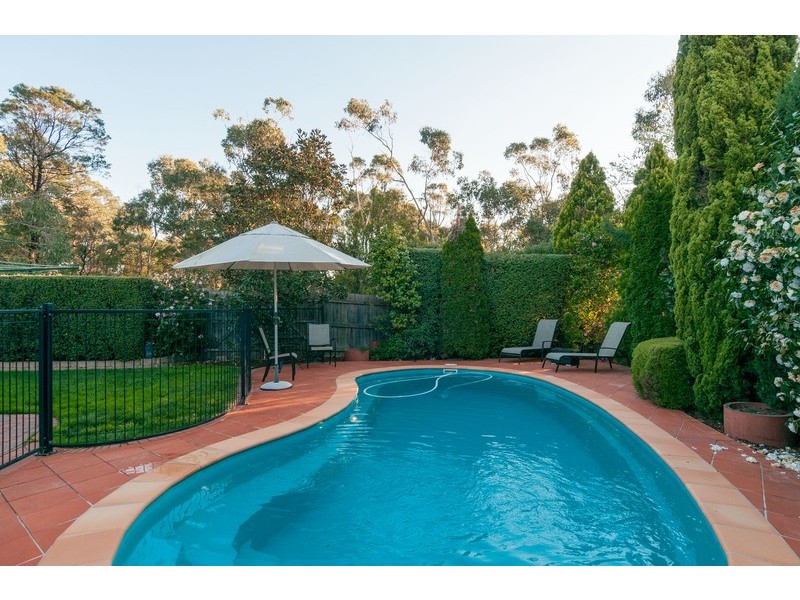 32 Blue Ridge Drive, Mooroolbark VIC 3138