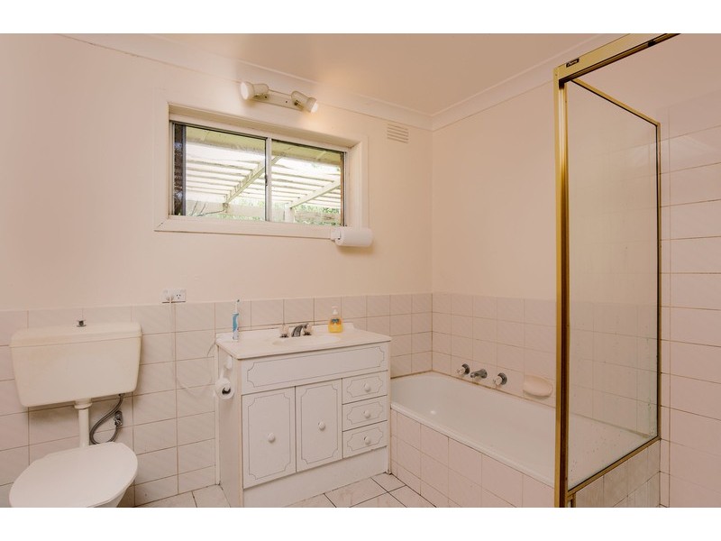 15 Hansen Road, Kilsyth VIC 3137